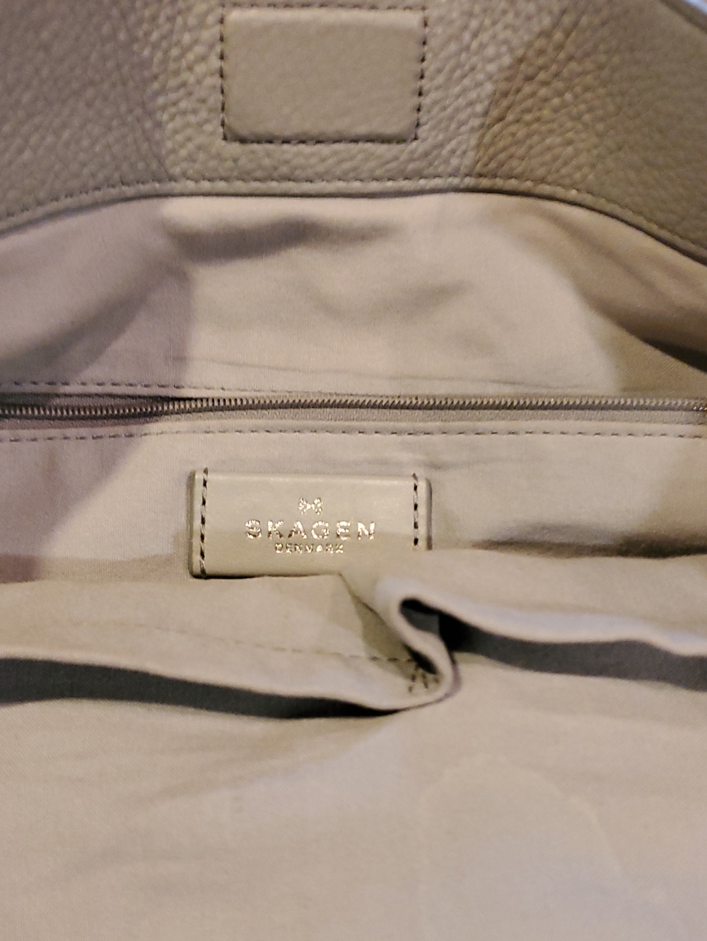 Skagen Neutral Beige Leather Tote with Subtle Logo